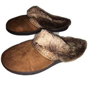 Women’s  Brown Slippers Isotoner Faux Fur  Size 8.5-9 Machine Washable